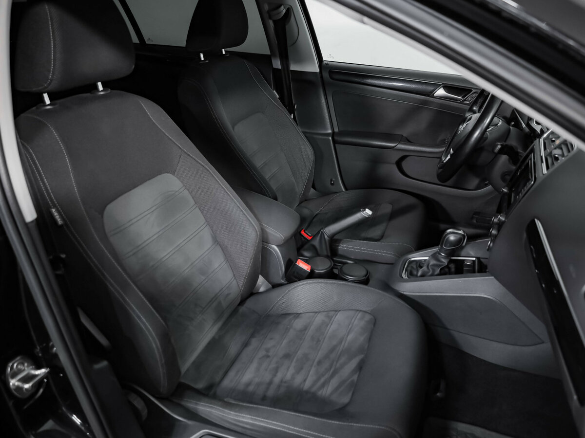 Купить Volkswagen Jetta с пробегом. Фото: #23