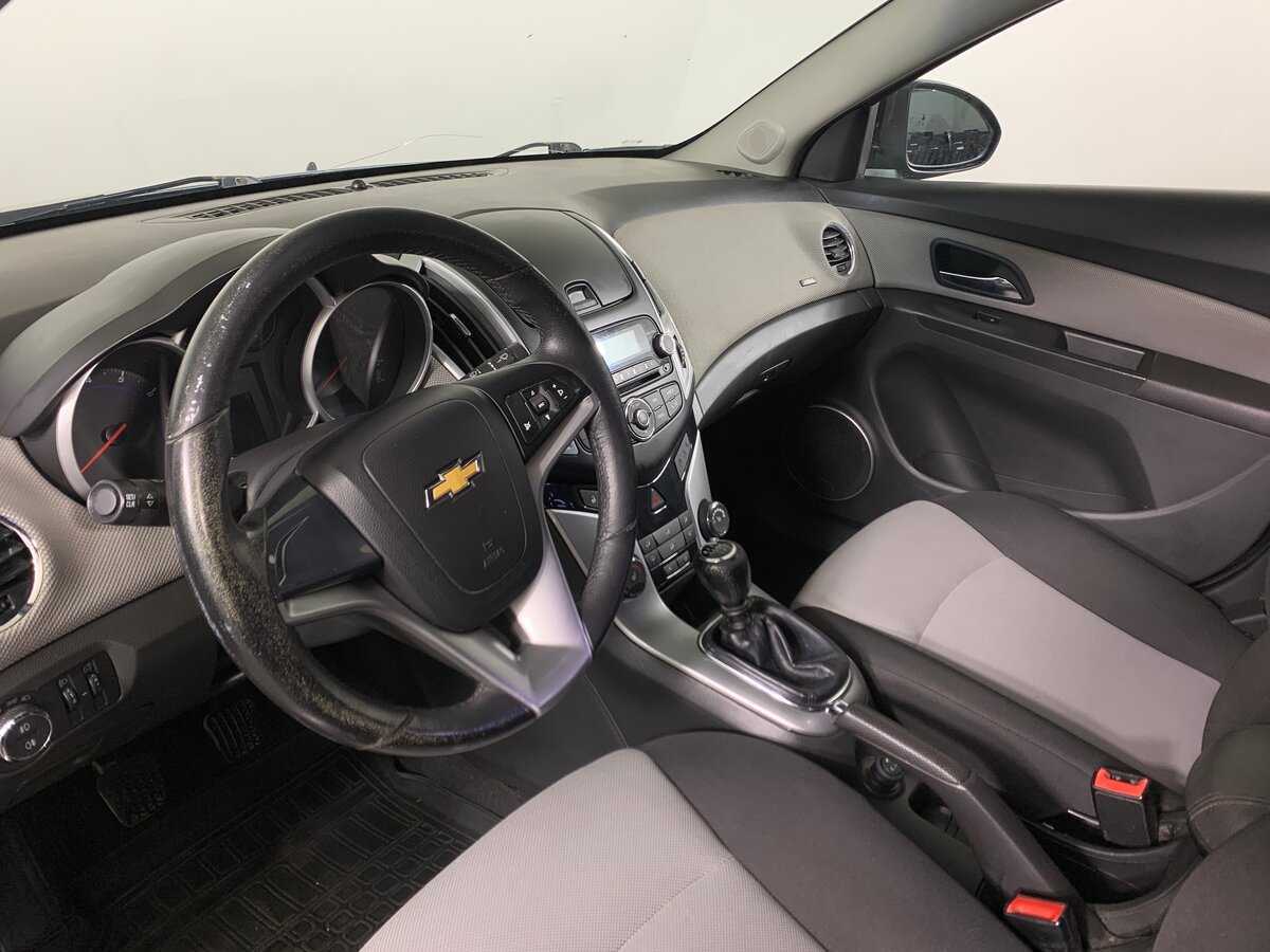 Купить Chevrolet Cruze с пробегом. Фото: #9