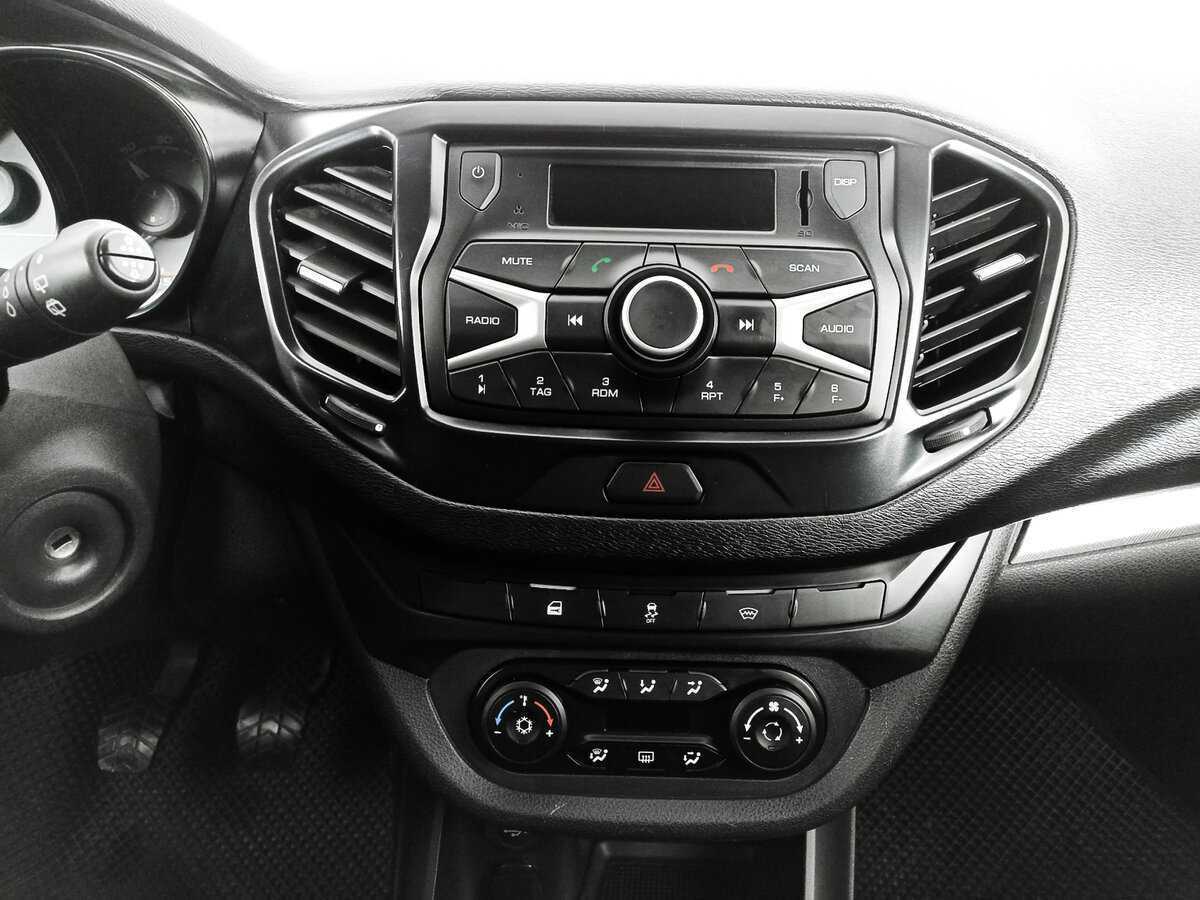 Купить Lada (ВАЗ) Vesta с пробегом. Фото: #12