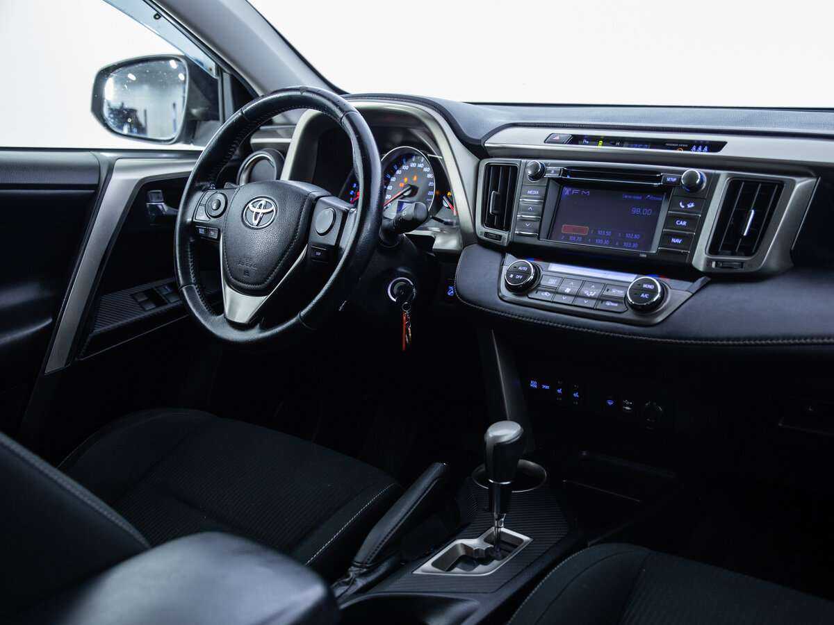 Купить Toyota RAV4 с пробегом. Фото: #10