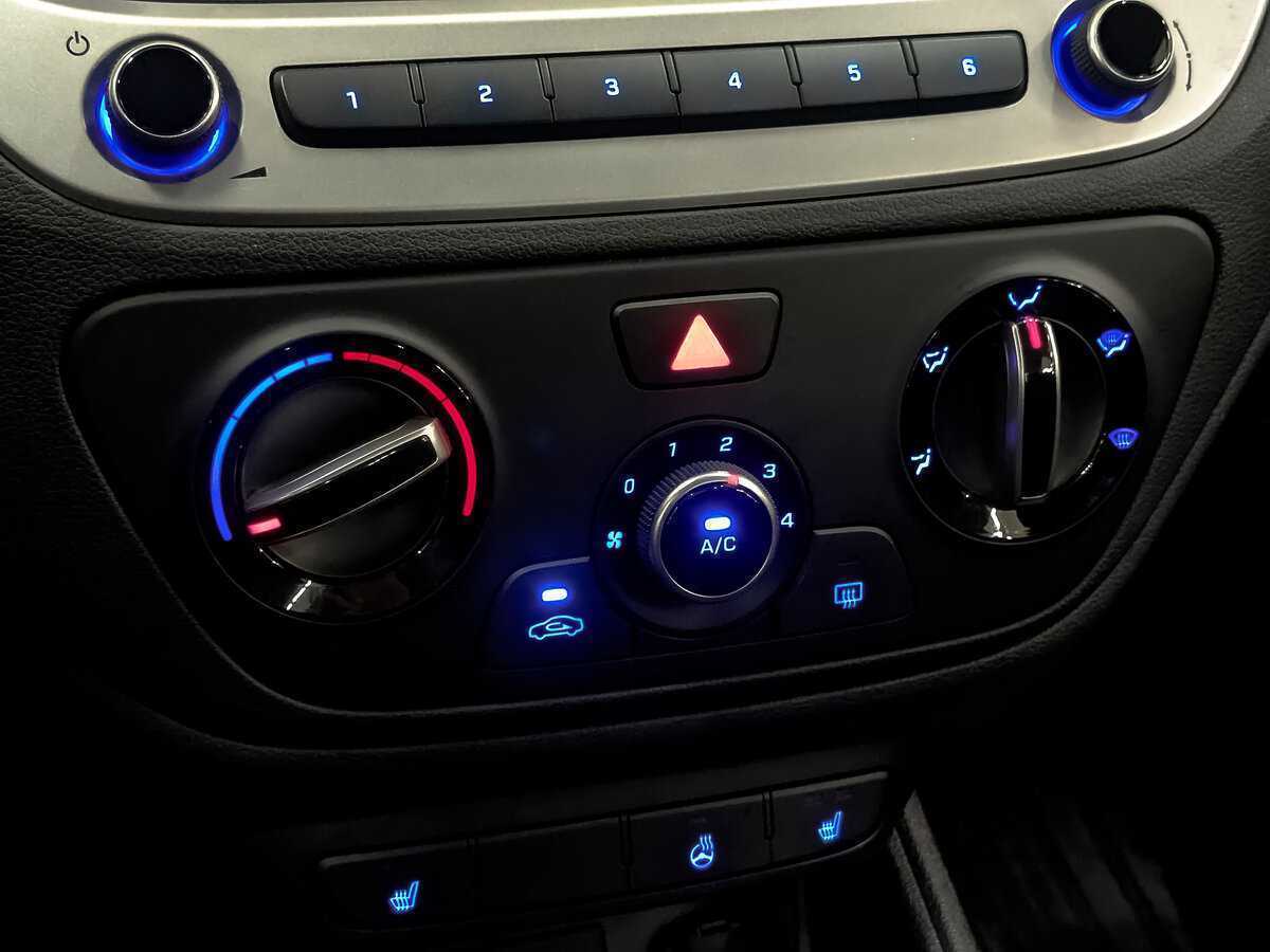 Купить Hyundai Solaris с пробегом. Фото: #20