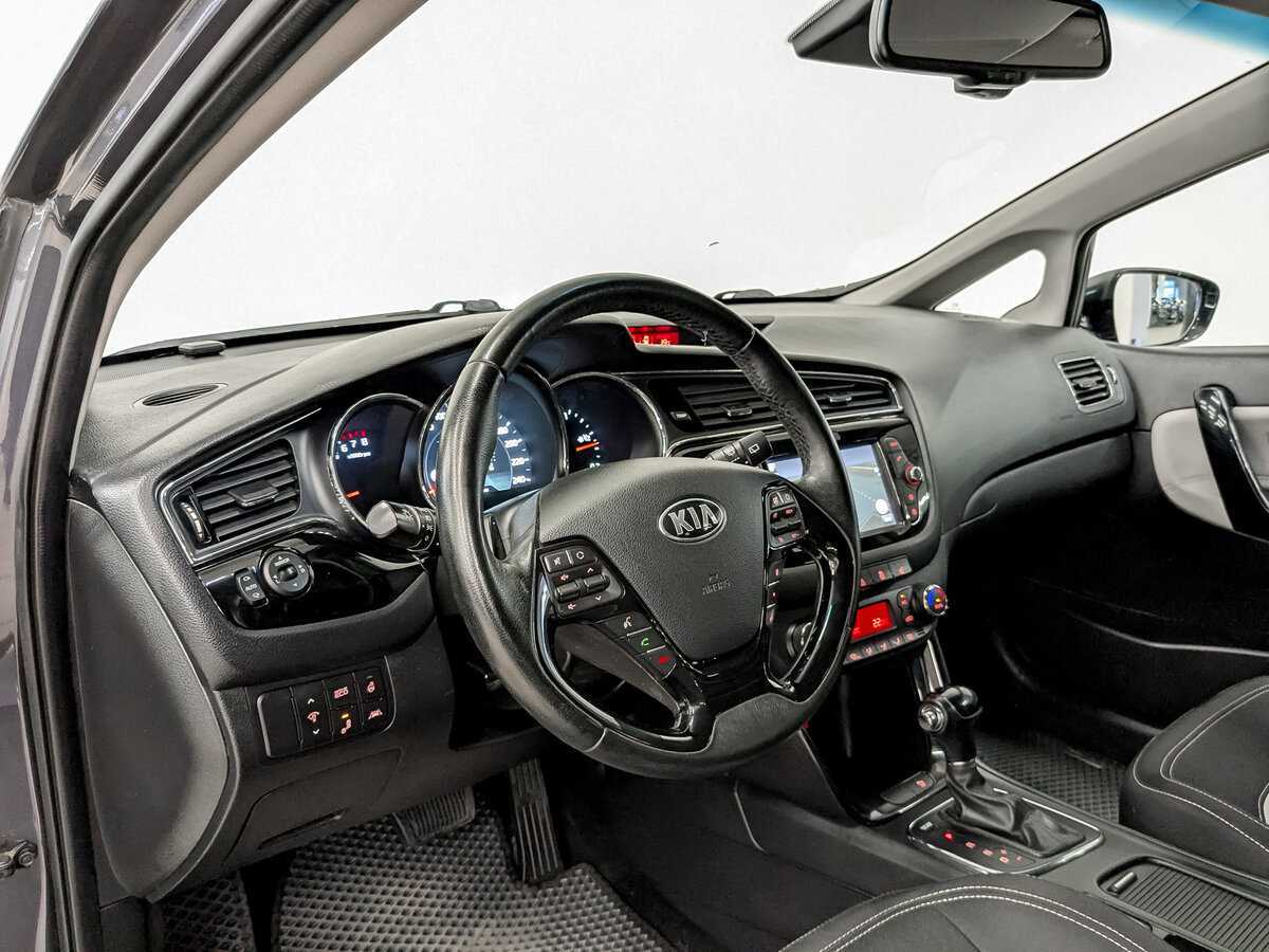 Купить Kia Ceed с пробегом. Фото: #15