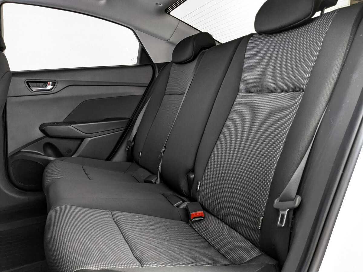 Купить Hyundai Solaris с пробегом. Фото: #13