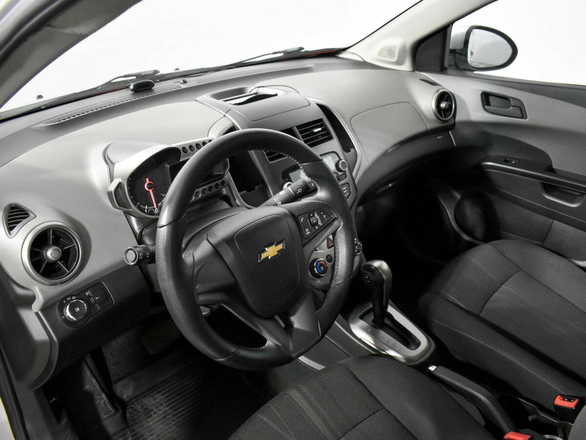 Купить Chevrolet Aveo с пробегом. Фото: #8