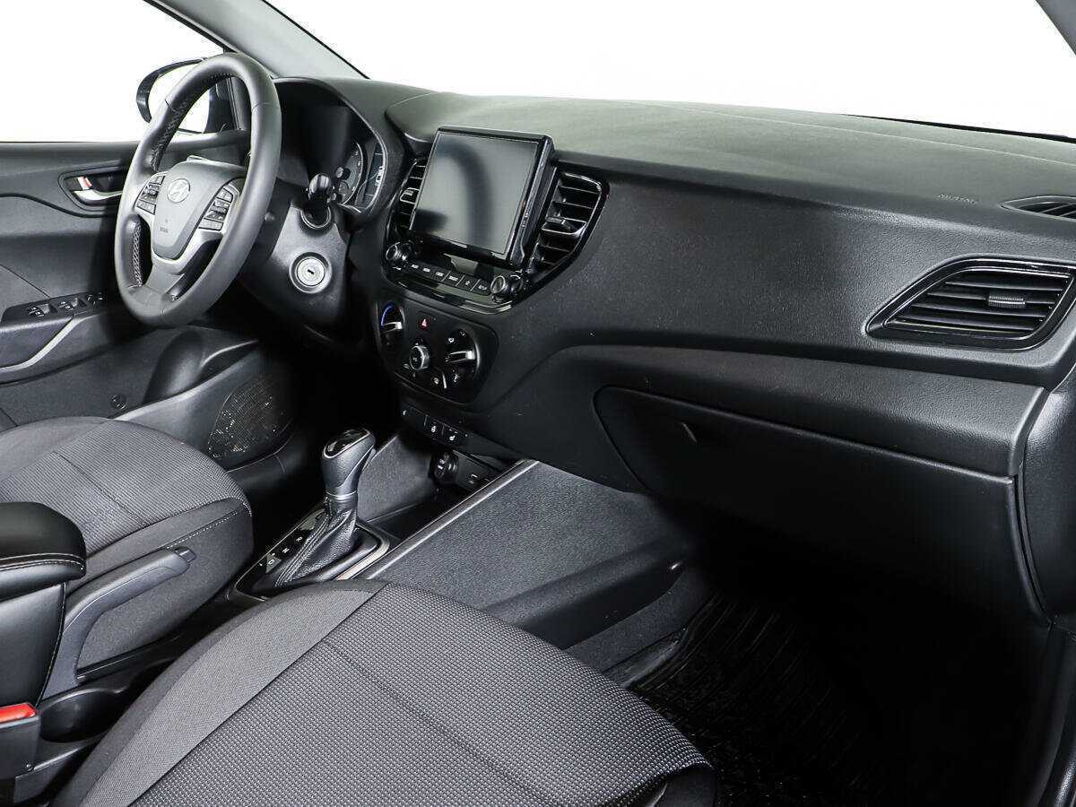 Купить Hyundai Solaris с пробегом. Фото: #8