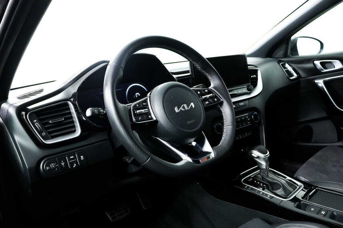 Купить Kia Ceed с пробегом. Фото: #12