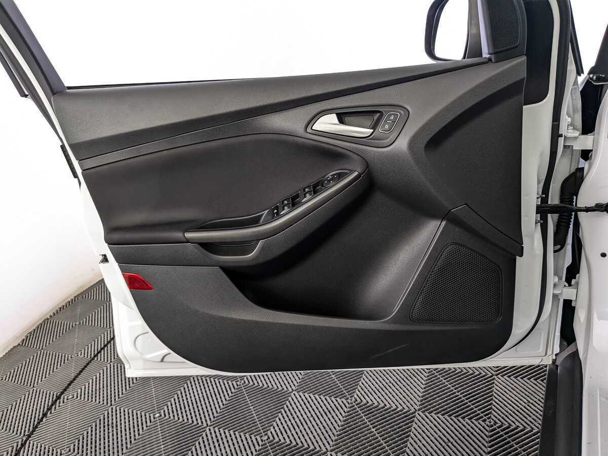 Купить Ford Focus с пробегом. Фото: #14