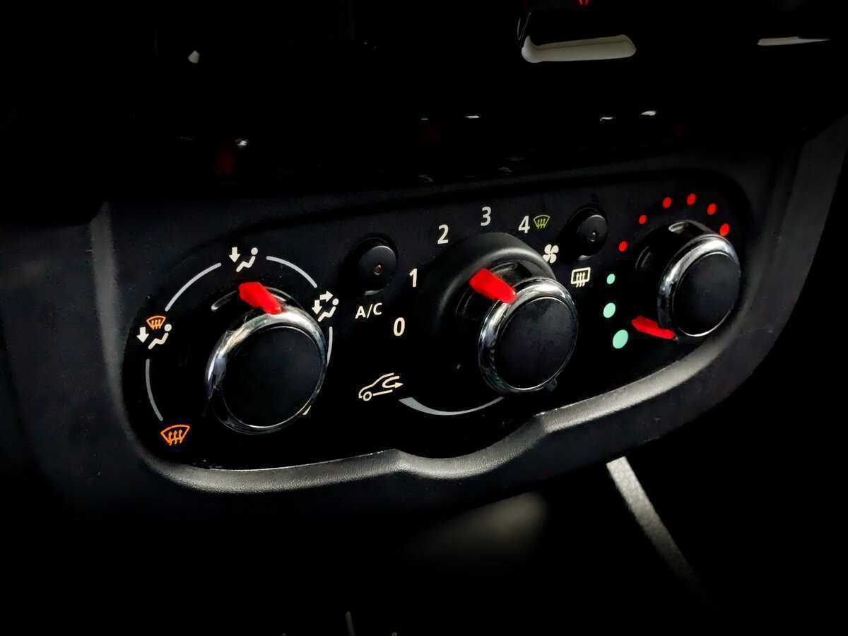 Купить Lada (ВАЗ) Largus с пробегом. Фото: #22