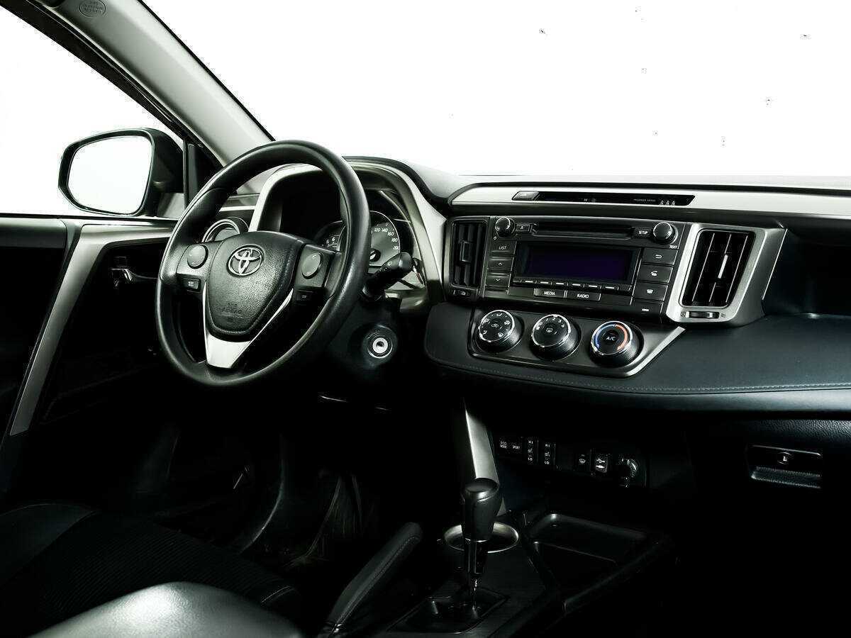 Купить Toyota RAV4 с пробегом. Фото: #8