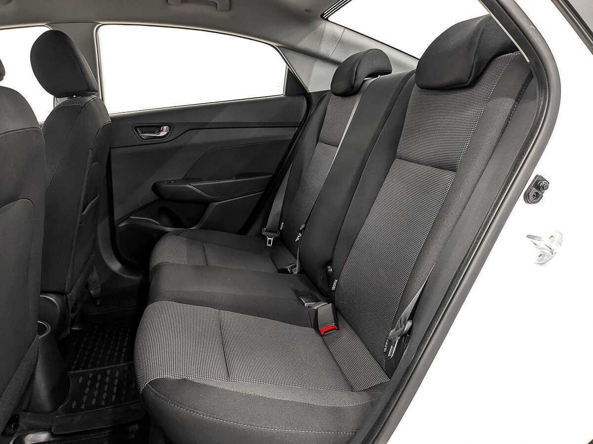 Купить Hyundai Solaris с пробегом. Фото: #15