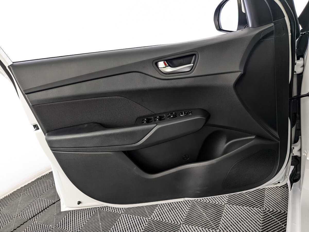 Купить Hyundai Solaris с пробегом. Фото: #14