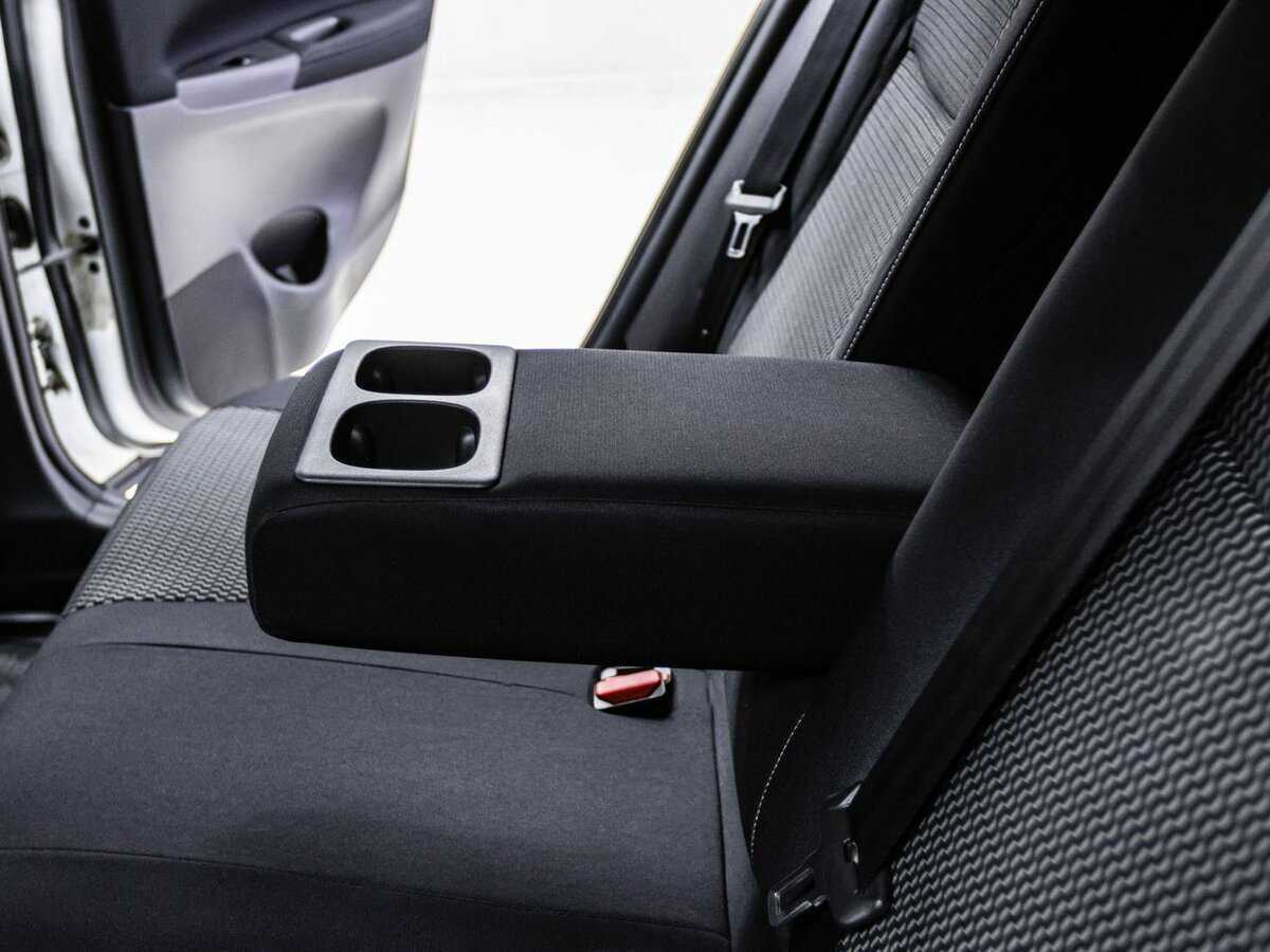 Купить Nissan Sentra с пробегом. Фото: #17