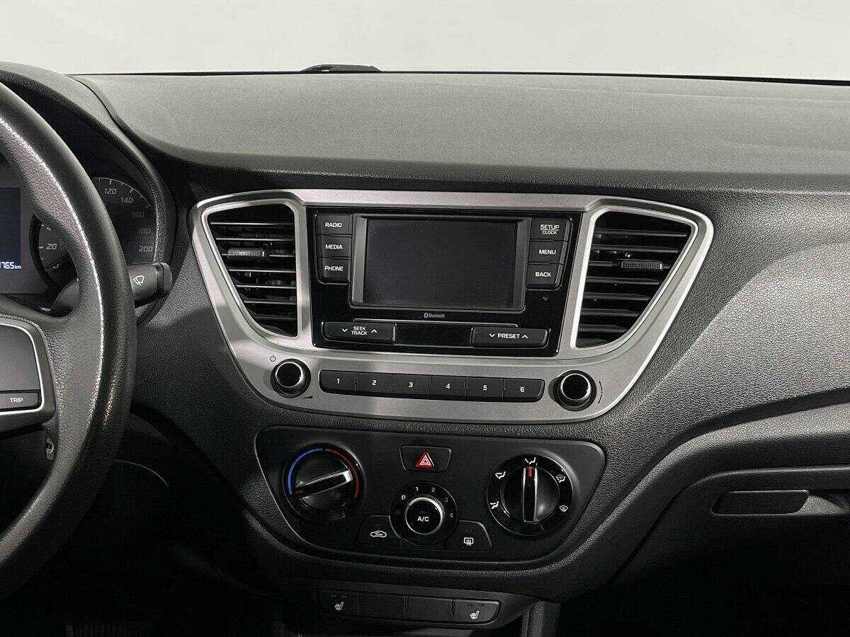 Купить Hyundai Solaris с пробегом. Фото: #9