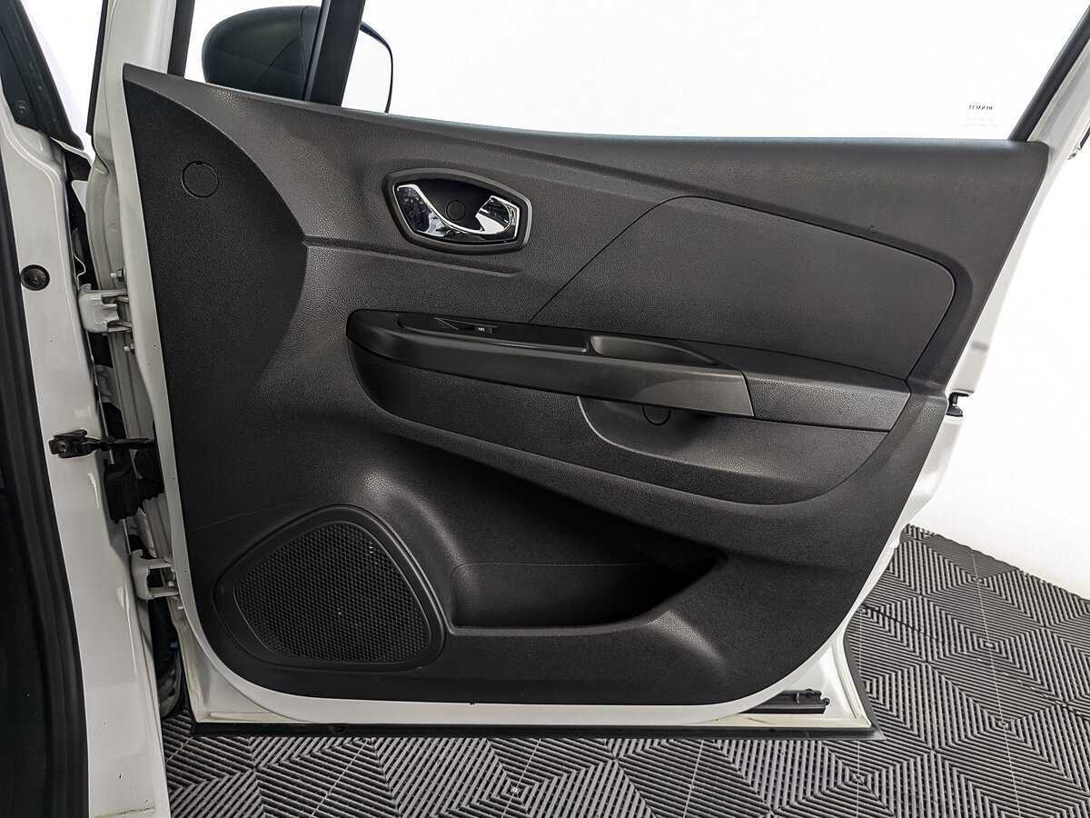 Купить Renault Kaptur с пробегом. Фото: #23