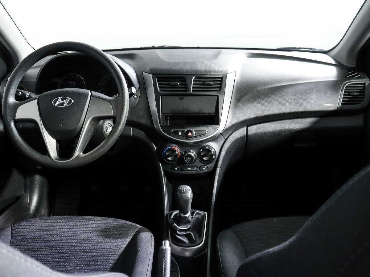 Купить Hyundai Solaris с пробегом. Фото: #9