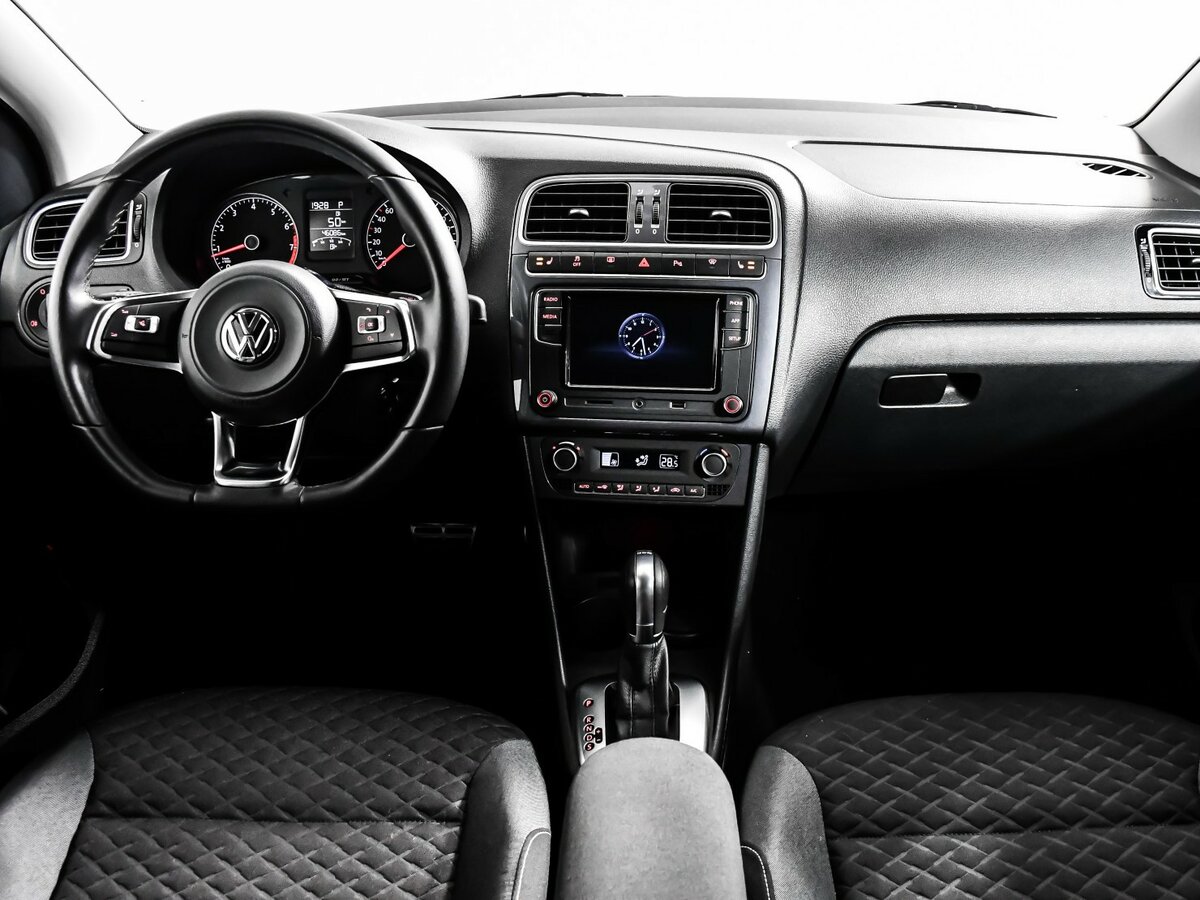 Купить Volkswagen Polo с пробегом. Фото: #9