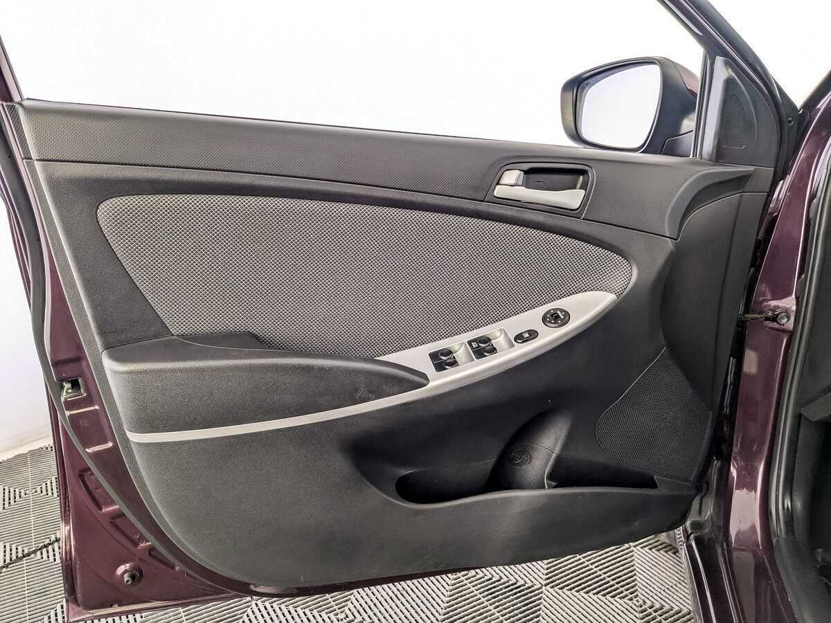 Купить Hyundai Solaris с пробегом. Фото: #14