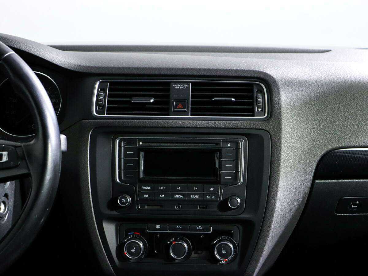 Купить Volkswagen Jetta с пробегом. Фото: #11
