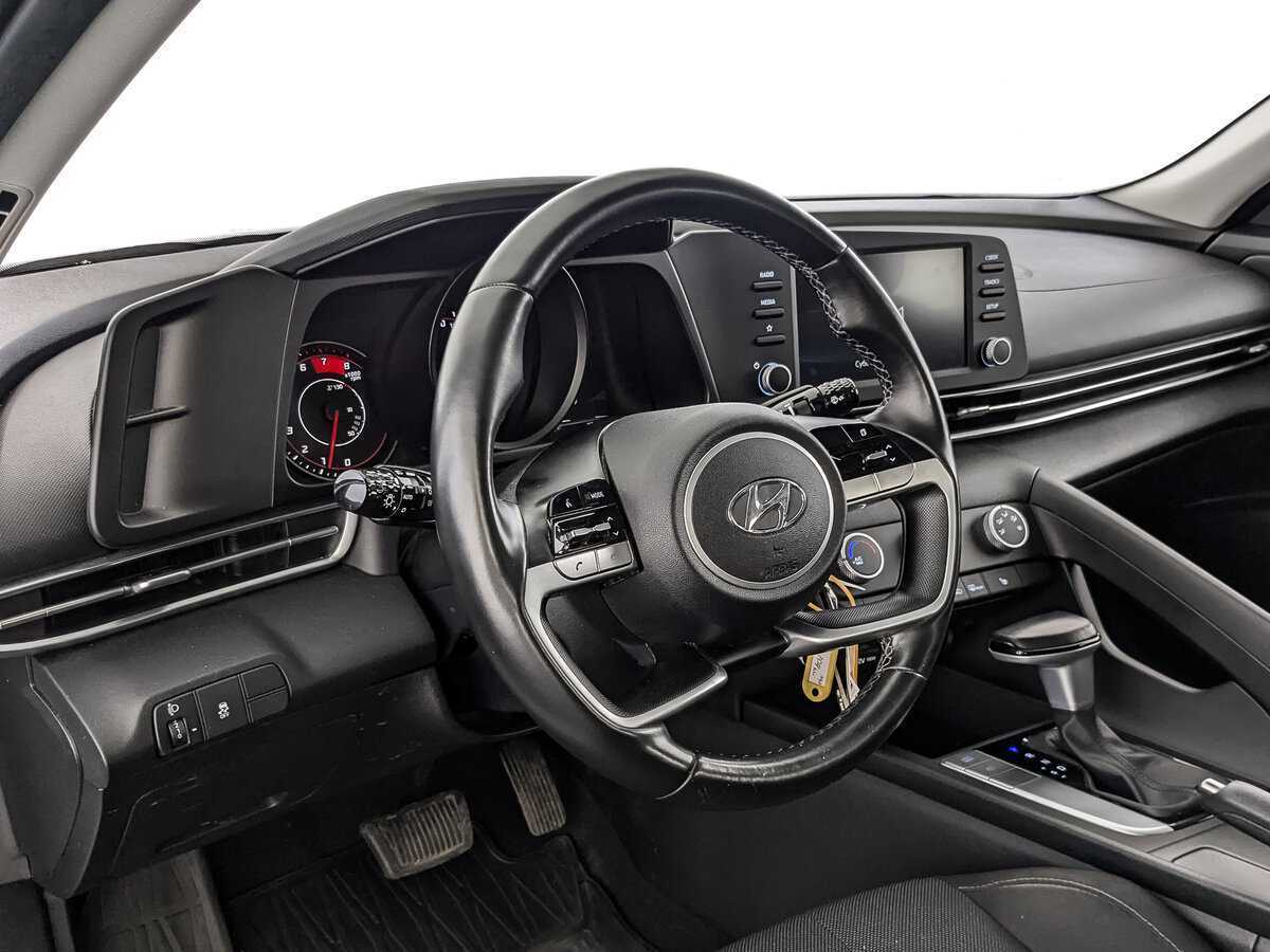Купить Hyundai Elantra с пробегом. Фото: #10