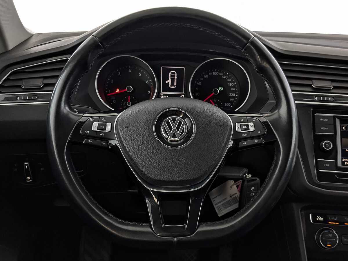 Купить Volkswagen Tiguan с пробегом. Фото: #19