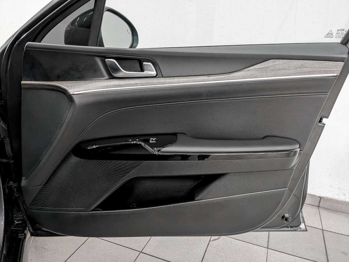 Купить Kia K5 с пробегом. Фото: #24