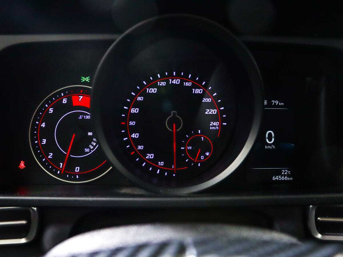 Купить Hyundai Elantra с пробегом. Фото: #10