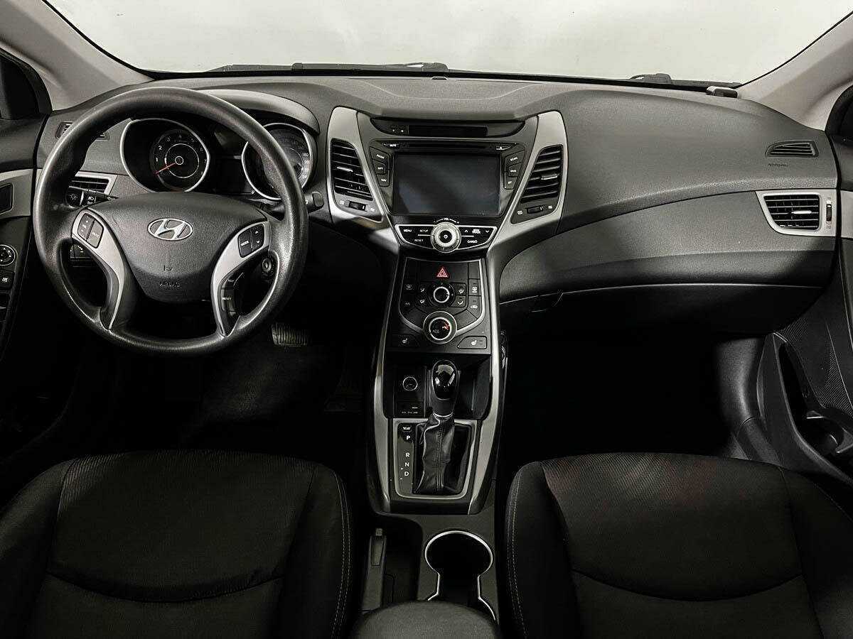Купить Hyundai Elantra с пробегом. Фото: #11