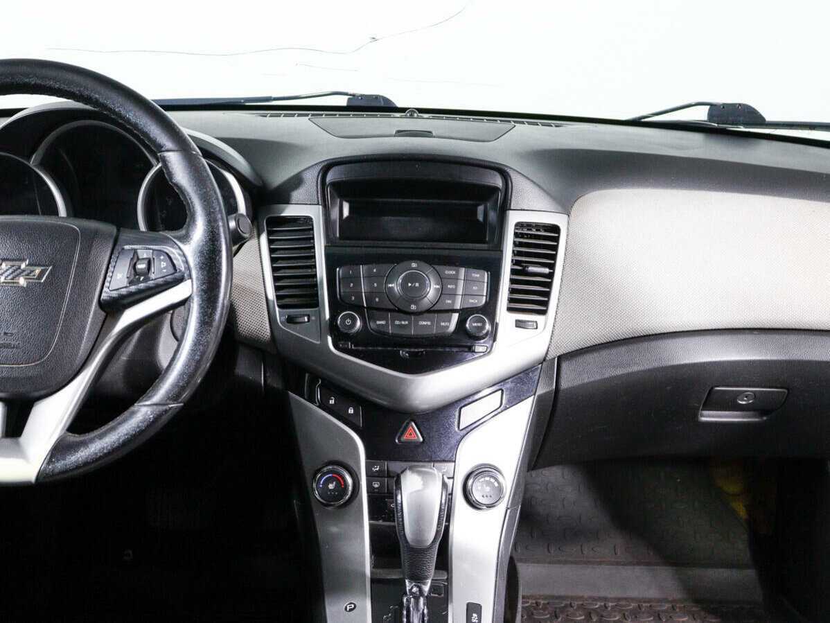 Купить Chevrolet Cruze с пробегом. Фото: #12