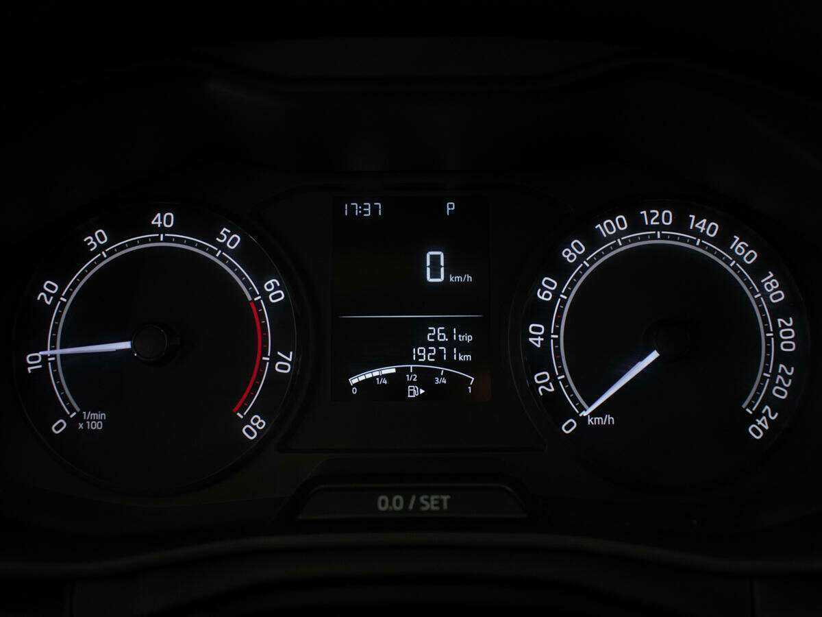 Купить Skoda Rapid с пробегом. Фото: #8