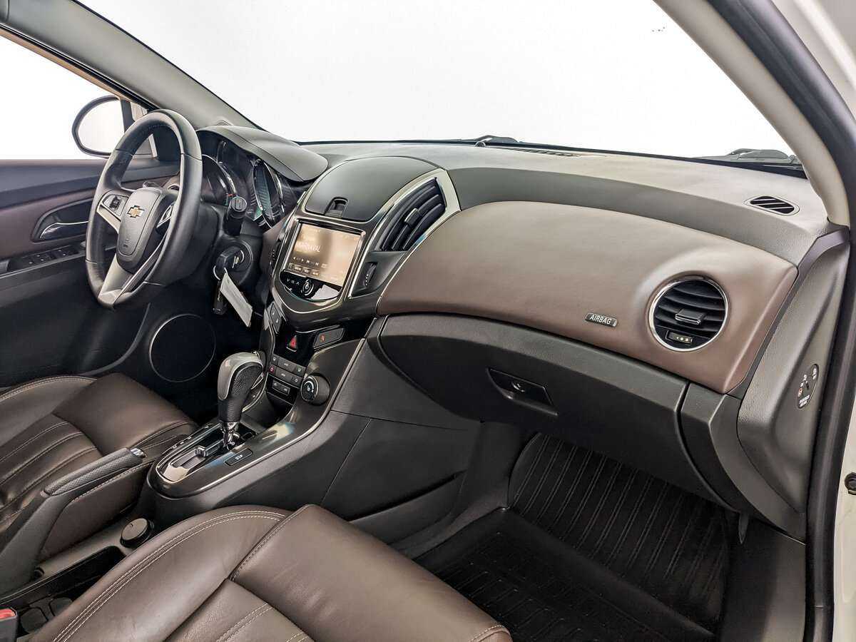 Купить Chevrolet Cruze с пробегом. Фото: #8
