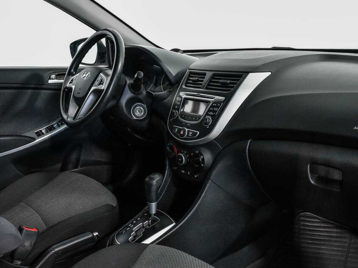 Купить Hyundai Solaris с пробегом. Фото: #10