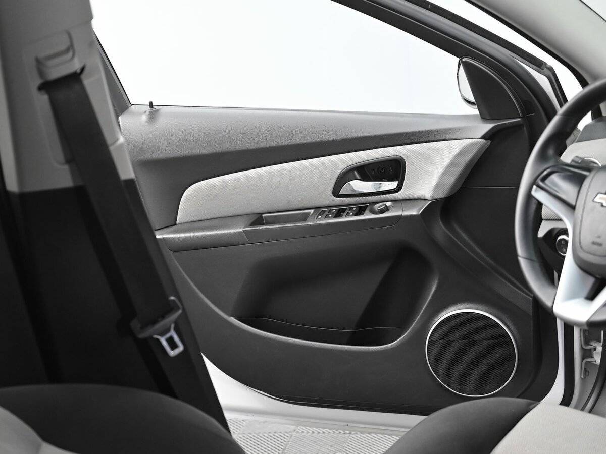 Купить Chevrolet Cruze с пробегом. Фото: #6