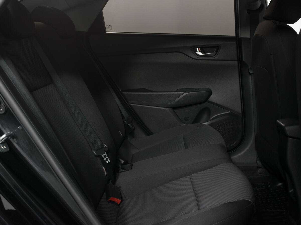 Купить Hyundai Solaris с пробегом. Фото: #11