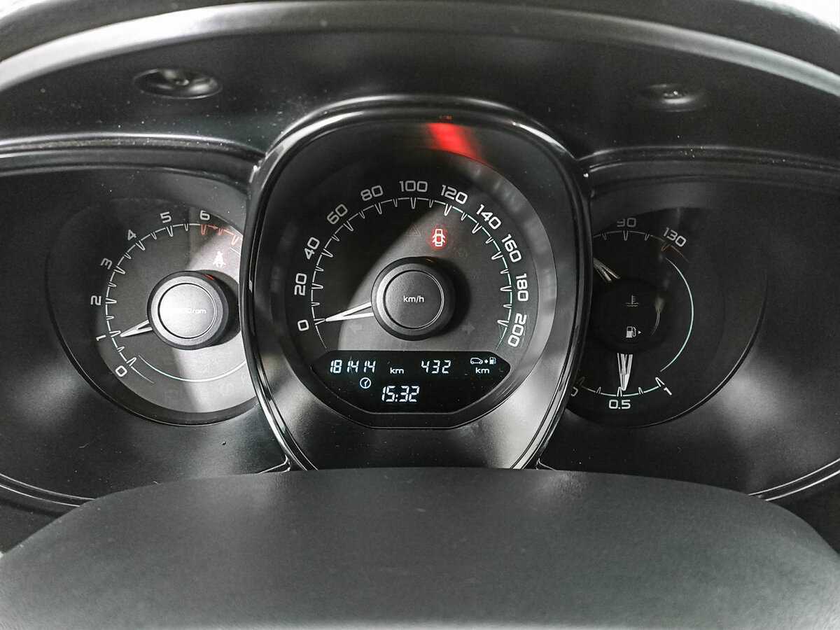 Купить Lada (ВАЗ) Vesta с пробегом. Фото: #12