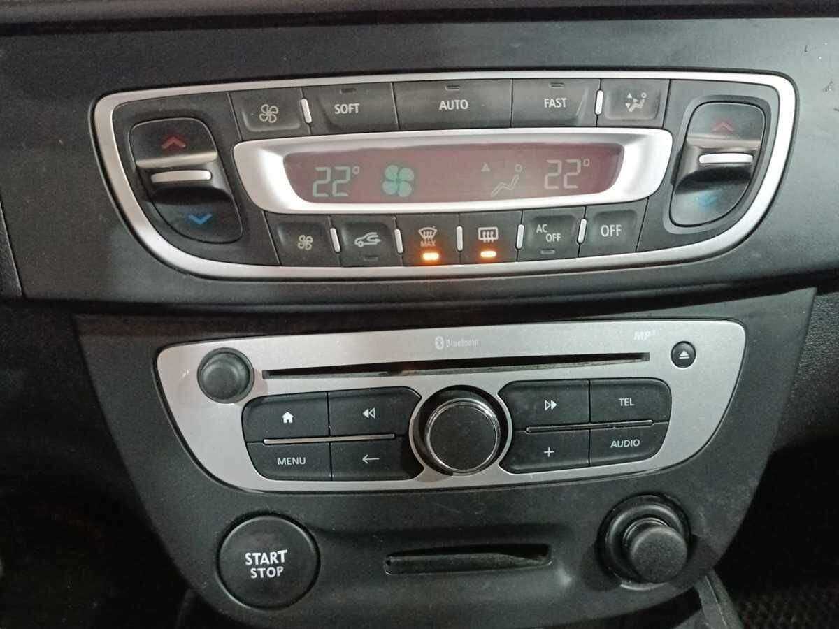 Купить Renault Fluence с пробегом. Фото: #13