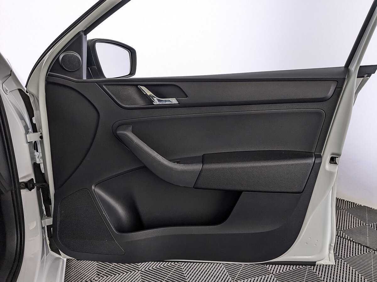 Купить Skoda Rapid с пробегом. Фото: #24