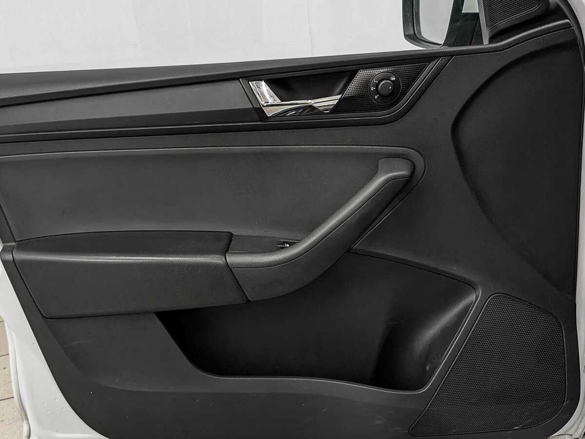Купить Skoda Rapid с пробегом. Фото: #16