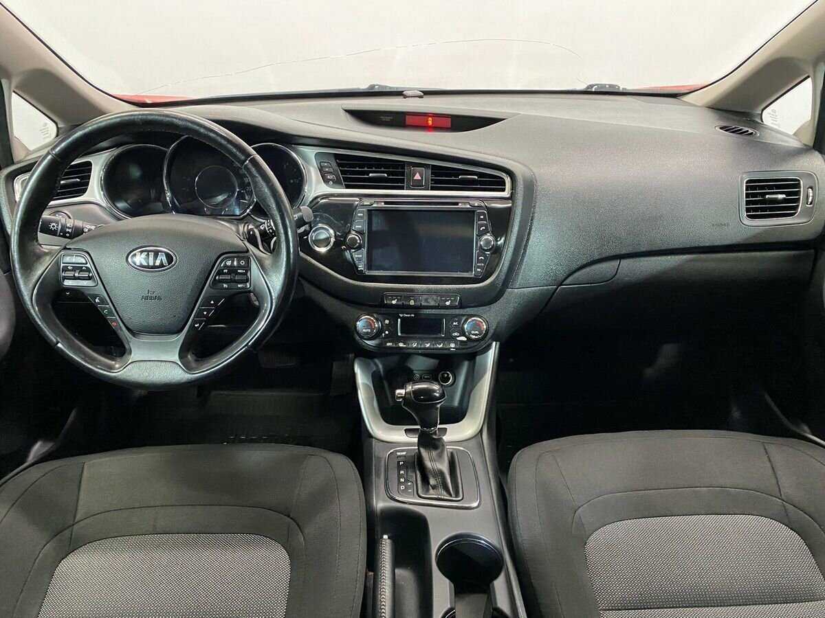 Купить Kia Ceed с пробегом. Фото: #8