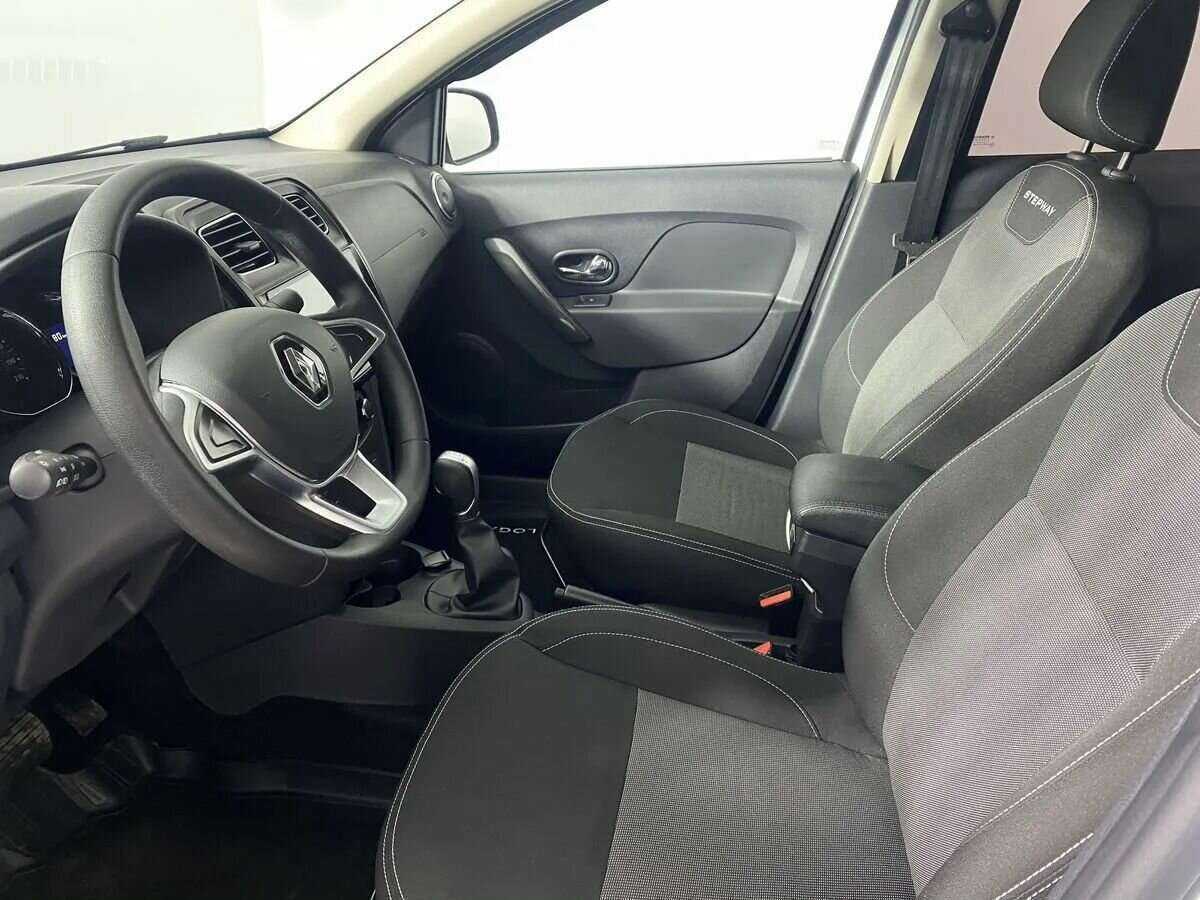 Купить Renault Logan с пробегом. Фото: #4