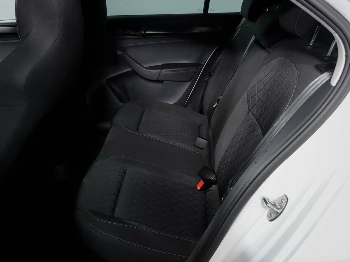 Купить Skoda Rapid с пробегом. Фото: #7