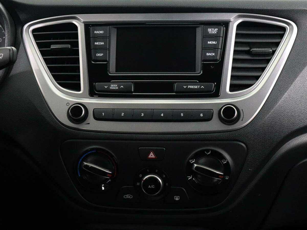 Купить Hyundai Solaris с пробегом. Фото: #10