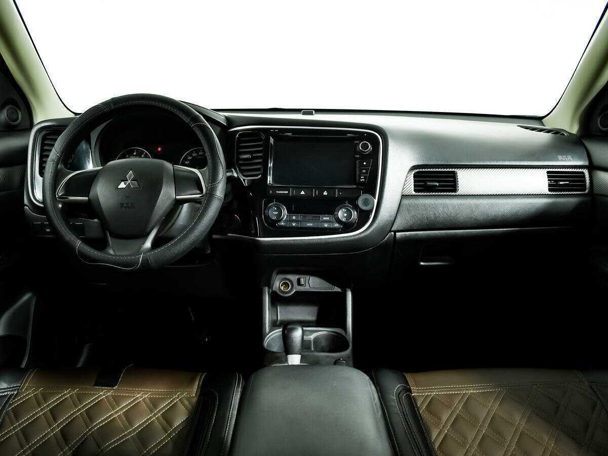 Купить Mitsubishi Outlander с пробегом. Фото: #8