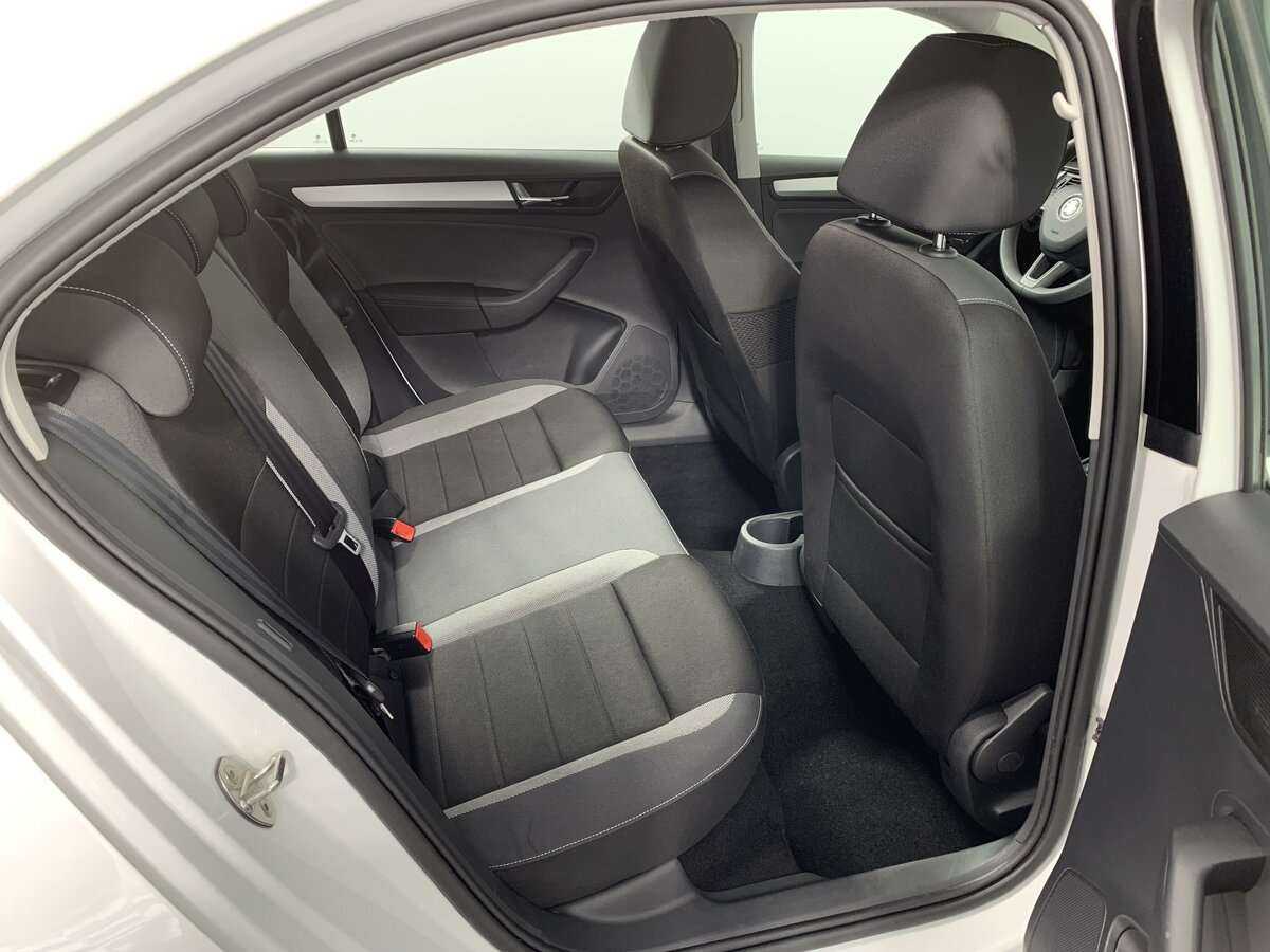 Купить Skoda Rapid с пробегом. Фото: #14