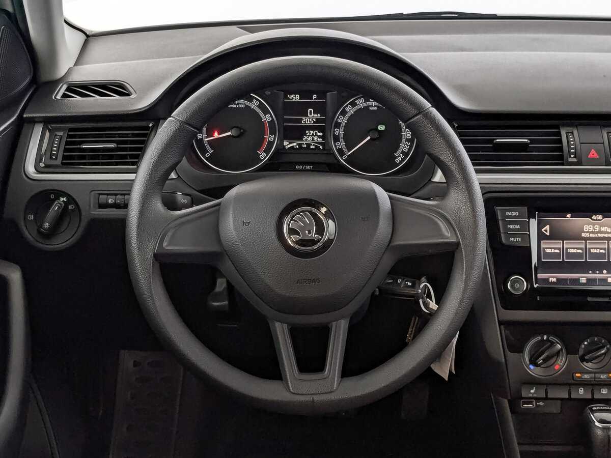 Купить Skoda Rapid с пробегом. Фото: #17