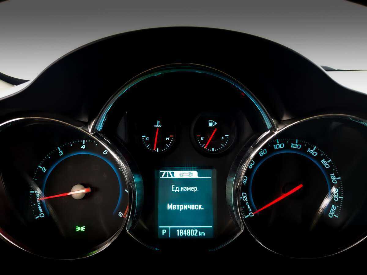 Купить Chevrolet Cruze с пробегом. Фото: #10