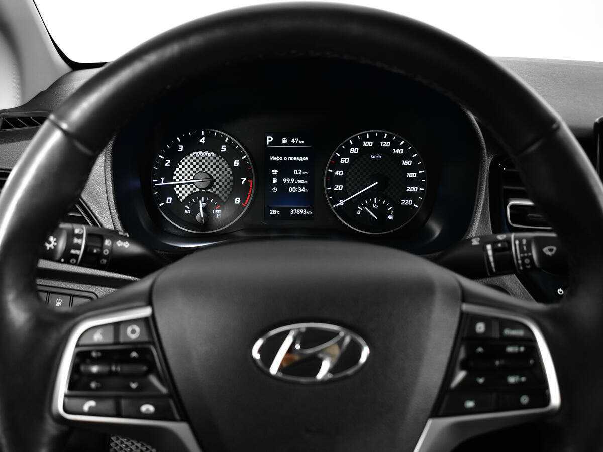 Купить Hyundai Solaris с пробегом. Фото: #10