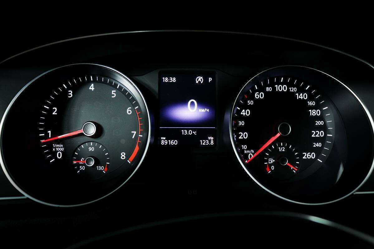 Купить Volkswagen Passat с пробегом. Фото: #9