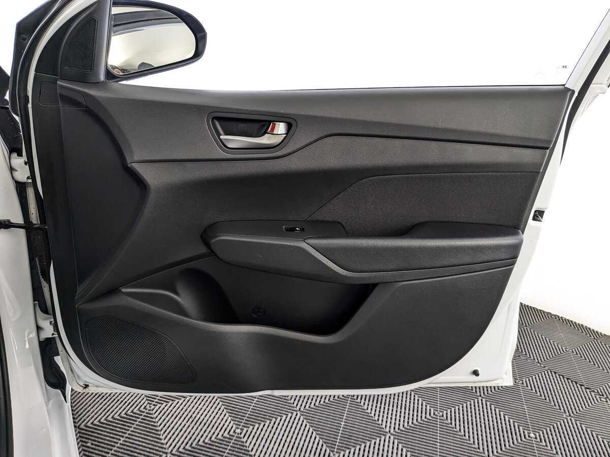 Купить Hyundai Solaris с пробегом. Фото: #20