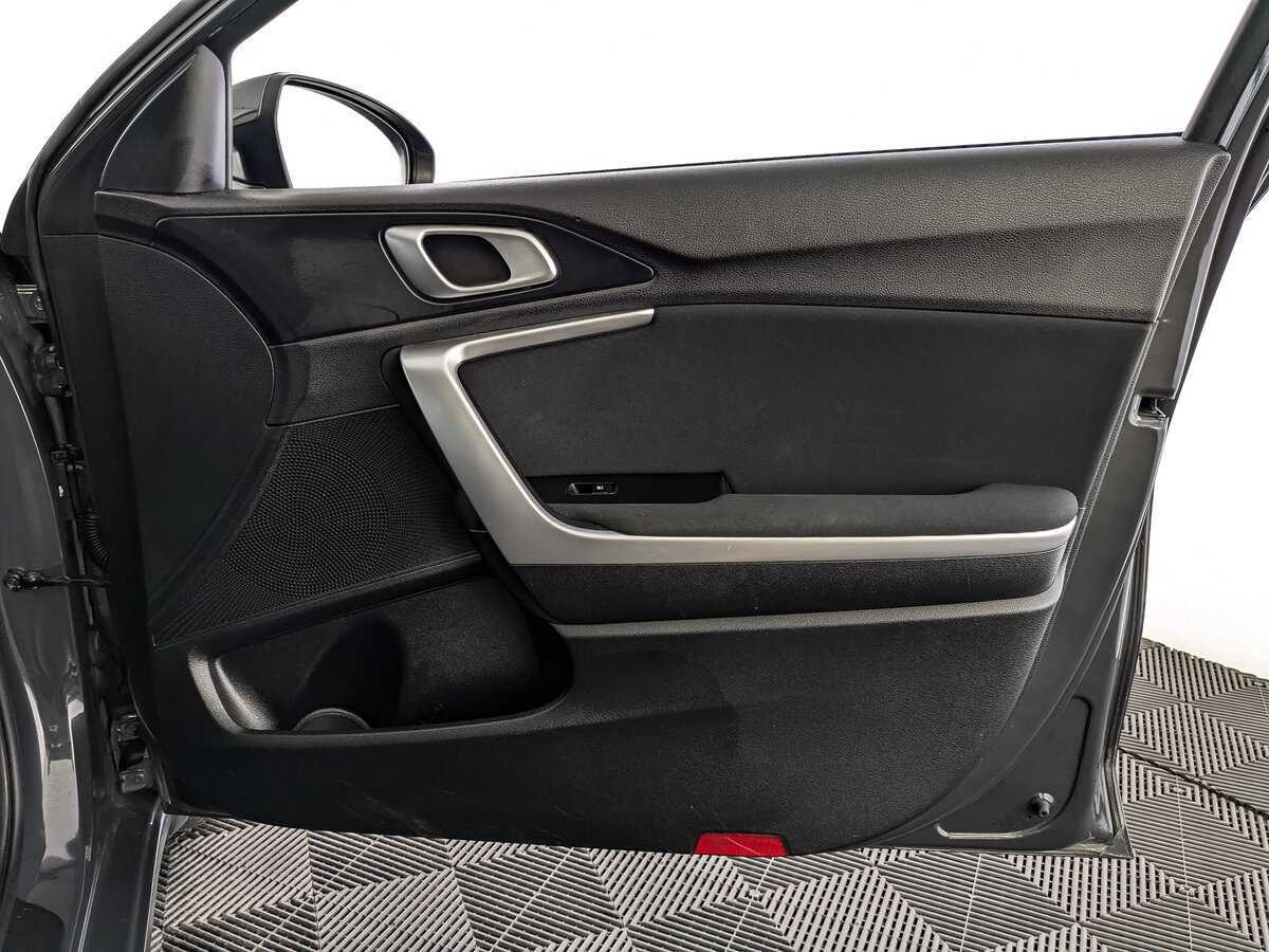 Купить Kia Ceed с пробегом. Фото: #24
