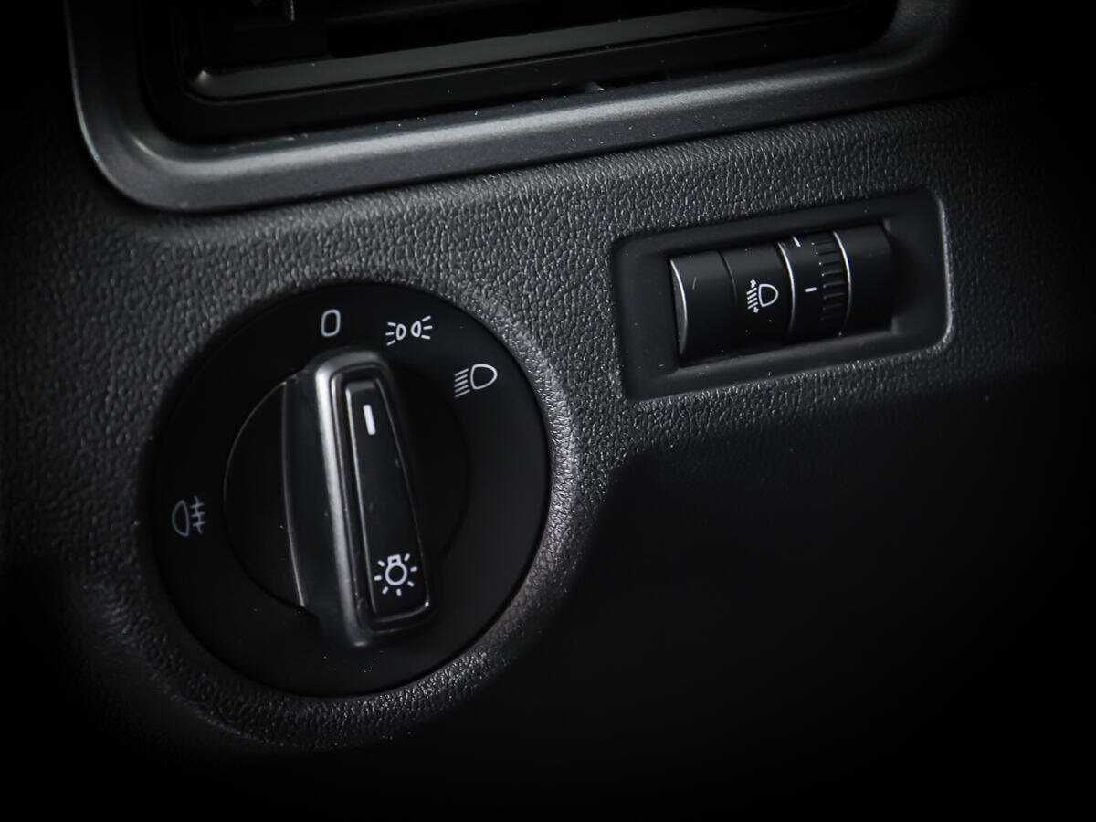 Купить Skoda Rapid с пробегом. Фото: #15